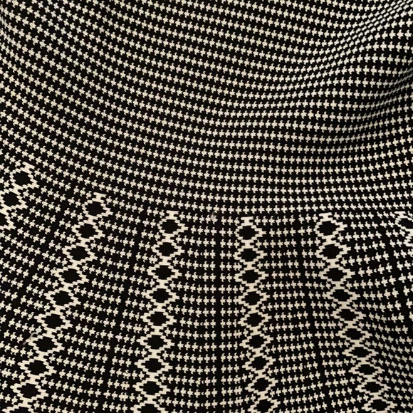 Alice + Olivia Knit Dress - Picture 4 of 6